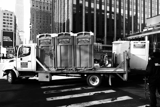 Best Best portable toilet rental  in Albion, IN
